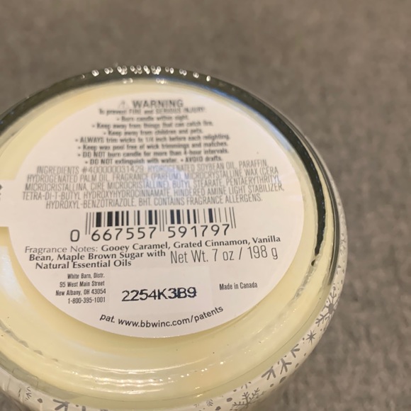 White Barn Cinnamon Caramel Swirl Single Wick Candle - Picture 3 of 3